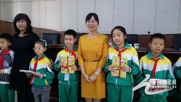 名人进校园之作家徐玲与小学生面对面谈读书