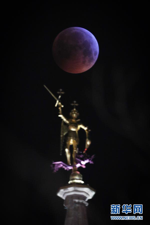 （国际）（16）天宇上演“超级红月亮”