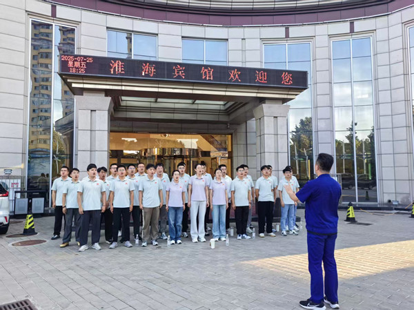 青年员工学唱爱国主义歌曲_副本.jpg 青年员工学唱爱国主义歌曲_副本.jpg