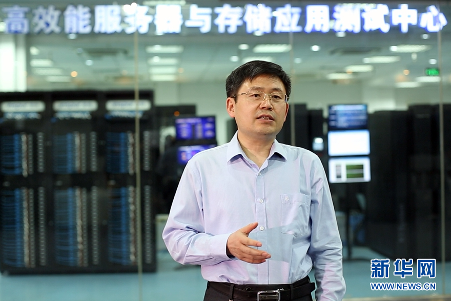（十九大代表风采·图文互动）（1）王恩东：坚持创新近30年　带领中国服务器系统技术从“跟跑”到“领跑”