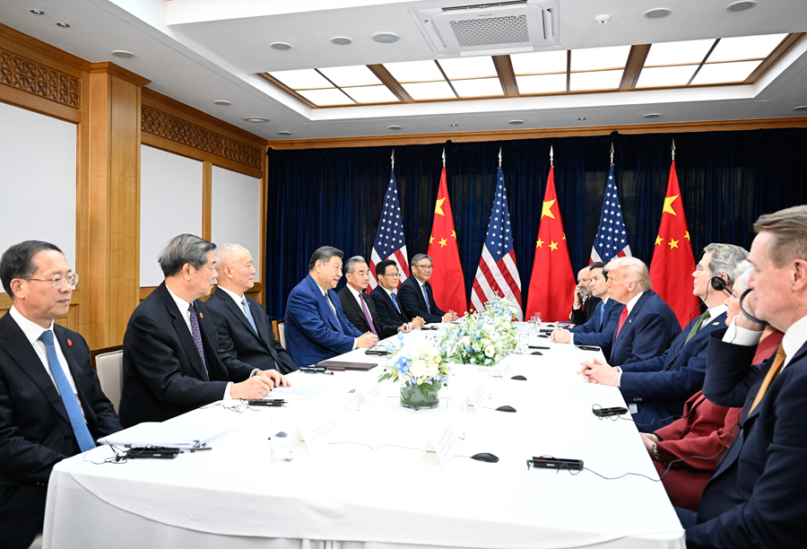 当地时间10月30日,国家主席<span class="sensitiveWord">习近平</span>在釜山同美国总统特朗普举行会晤。
