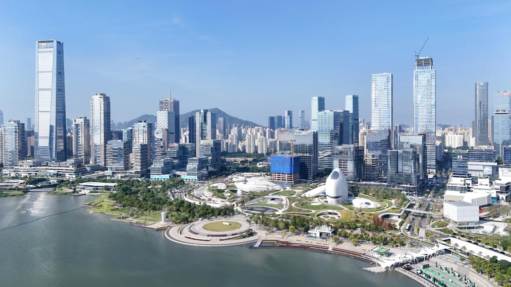 这是11月1日拍摄的深圳湾文化广场（无人机照片）。新华社记者梁旭摄